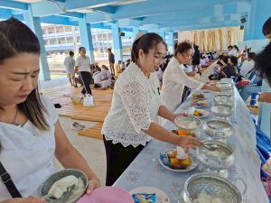 LINE_ALBUM_ทำบุญรร.ปีใหม่69_251219_201.jpg