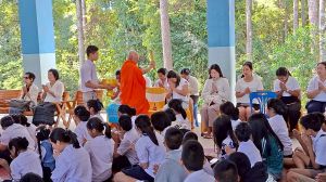 LINE_ALBUM_ทำบุญรร.ปีใหม่69_251219_650.jpg