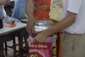 LINE_ALBUM_ตักบาตรข้าวสารอาหารแห้ง_250808_30.jpg