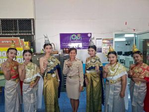 LINE_ALBUM_ถวายพวงมาลาศาลพระปิ่น7-1-69_260109_112.jpg