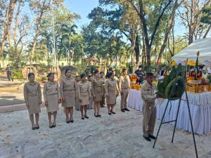LINE_ALBUM_ถวายพวงมาลาศาลพระปิ่น7-1-69_260109_57.jpg