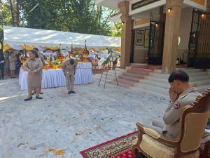 LINE_ALBUM_ถวายพวงมาลาศาลพระปิ่น7-1-69_260109_63.jpg