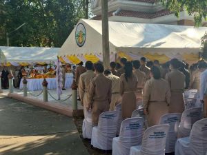 LINE_ALBUM_ถวายพวงมาลาศาลพระปิ่น7-1-69_260109_64.jpg