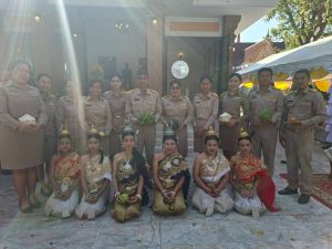 LINE_ALBUM_ถวายพวงมาลาศาลพระปิ่น7-1-69_260109_68.jpg