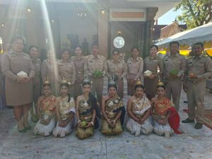 LINE_ALBUM_ถวายพวงมาลาศาลพระปิ่น7-1-69_260109_69.jpg