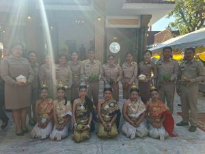 LINE_ALBUM_ถวายพวงมาลาศาลพระปิ่น7-1-69_260109_70.jpg