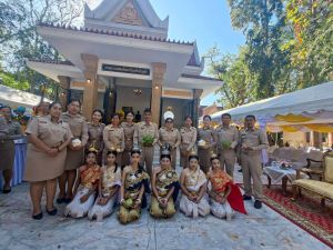 LINE_ALBUM_ถวายพวงมาลาศาลพระปิ่น7-1-69_260109_73.jpg