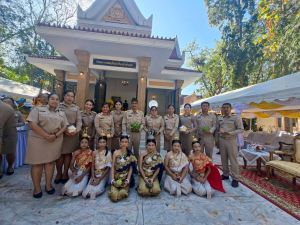 LINE_ALBUM_ถวายพวงมาลาศาลพระปิ่น7-1-69_260109_74.jpg