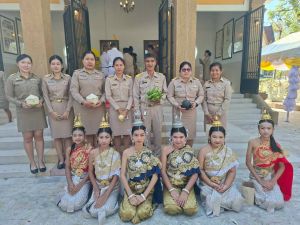 LINE_ALBUM_ถวายพวงมาลาศาลพระปิ่น7-1-69_260109_83.jpg