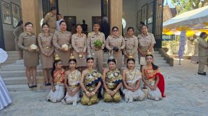 LINE_ALBUM_ถวายพวงมาลาศาลพระปิ่น7-1-69_260109_84.jpg