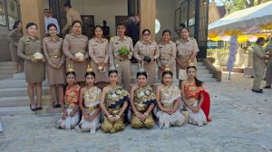 LINE_ALBUM_ถวายพวงมาลาศาลพระปิ่น7-1-69_260109_87.jpg