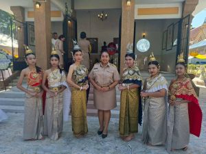 LINE_ALBUM_ถวายพวงมาลาศาลพระปิ่น7-1-69_260109_91.jpg