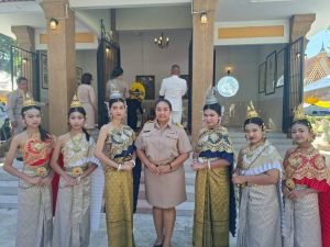 LINE_ALBUM_ถวายพวงมาลาศาลพระปิ่น7-1-69_260109_92.jpg