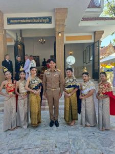 LINE_ALBUM_ถวายพวงมาลาศาลพระปิ่น7-1-69_260109_95.jpg