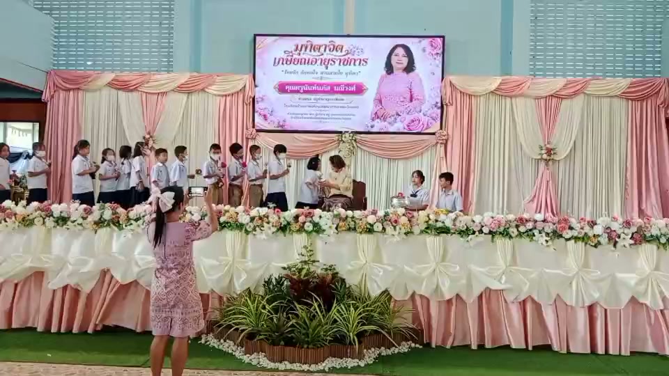 c91558f6-3da0-47a3-8032-ad2377de9dd2.mp4