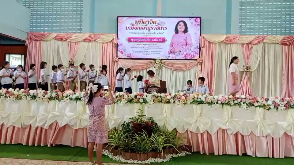 feebffd9-d786-431d-b451-f15a0c1d84ac.mp4